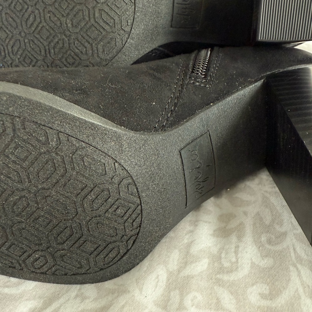 BRAND NEW!!! Saraaf  Elegant Black Heeled Boots - Picture 5 of 6